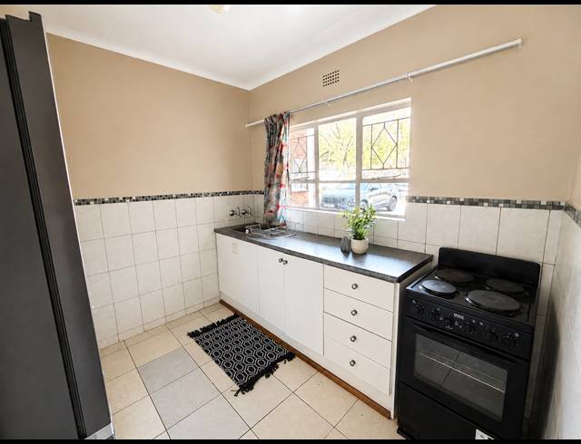 1 BEDROOM APARTMENT FOR SALE IN WINDSOR EAST